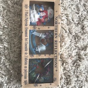 3 pack poly resin ornament set